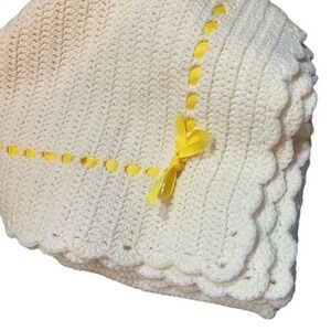 Hand crafted knit 42x42 square throw or‎ baby blanket cream yellow ribbon bow
